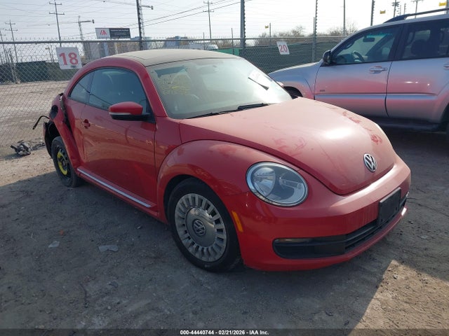 44440744 :رقم المزاد ، 3VWJX7AT1DM681576 vin ، 2013 Volkswagen Beetle 2.5l مزاد بيع