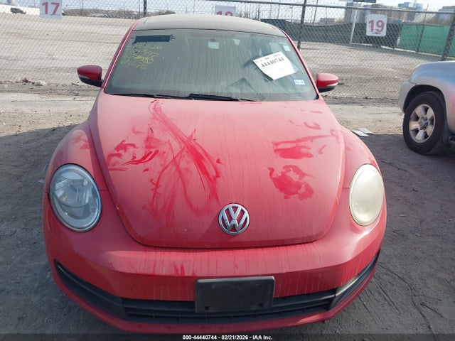44440744 :رقم المزاد ، 3VWJX7AT1DM681576 vin ، 2013 Volkswagen Beetle 2.5l مزاد بيع