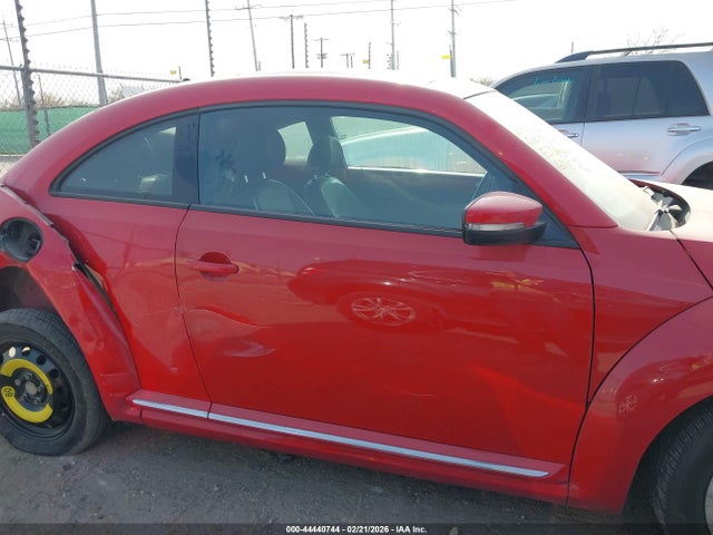 44440744 :رقم المزاد ، 3VWJX7AT1DM681576 vin ، 2013 Volkswagen Beetle 2.5l مزاد بيع