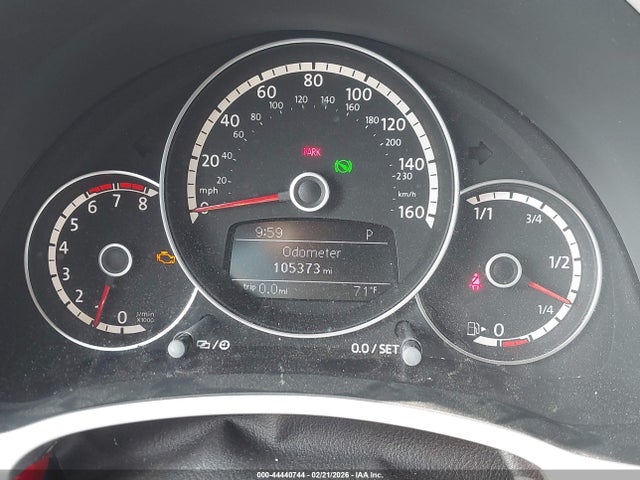 44440744 :رقم المزاد ، 3VWJX7AT1DM681576 vin ، 2013 Volkswagen Beetle 2.5l مزاد بيع