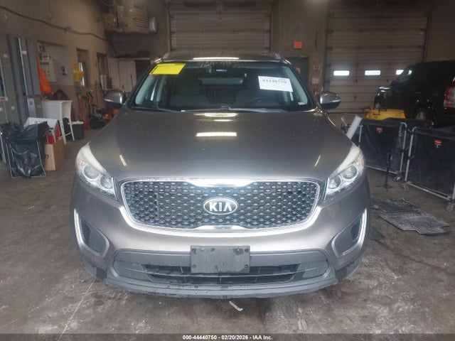 44440750 :رقم المزاد ، 5XYPG4A30GG077773 vin ، 2016 Kia Sorento 2.4l Lx مزاد بيع