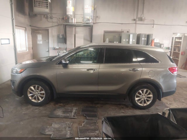 44440750 :رقم المزاد ، 5XYPG4A30GG077773 vin ، 2016 Kia Sorento 2.4l Lx مزاد بيع