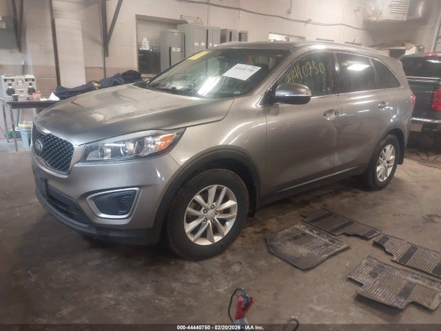 44440750 :رقم المزاد ، 5XYPG4A30GG077773 vin ، 2016 Kia Sorento 2.4l Lx مزاد بيع