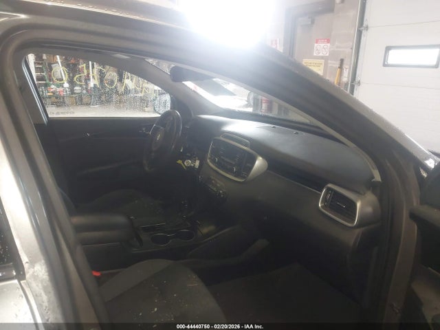 44440750 :رقم المزاد ، 5XYPG4A30GG077773 vin ، 2016 Kia Sorento 2.4l Lx مزاد بيع