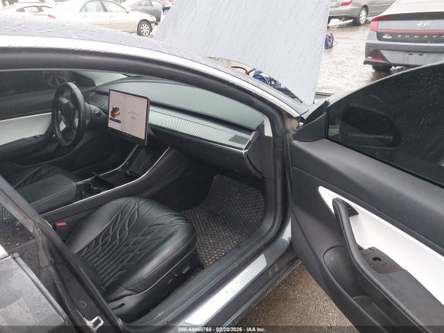 Продажа на аукционе авто 2019 Tesla Model 3 Long Range/performance, vin: 5YJ3E1EB4KF391754, номер лота: 44440768