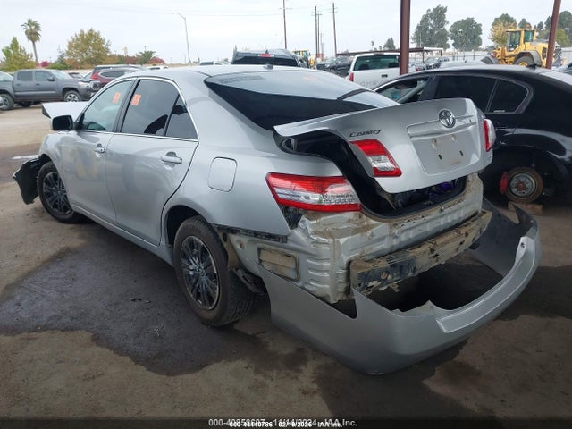 44440786 :رقم المزاد ، 4T1BF3EK1AU082202 vin ، 2010 Toyota Camry Le مزاد بيع