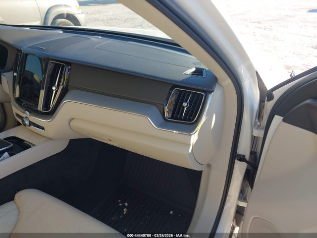 2023 VOLVO XC60 YV4L12DA6P1352459 Photo 4