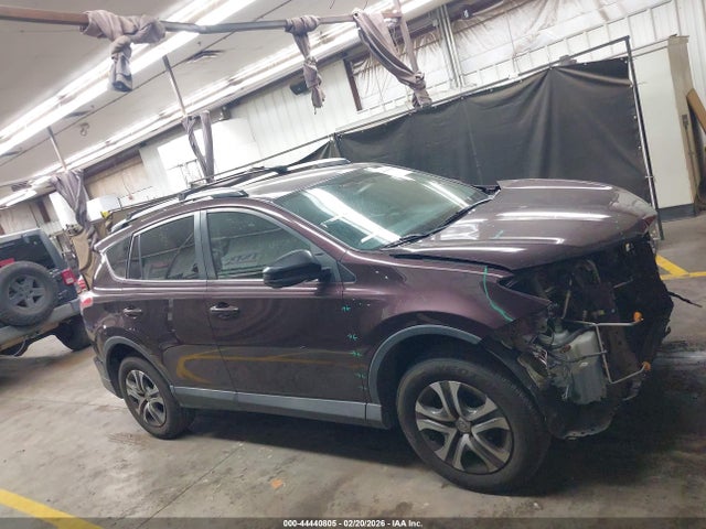 2T3ZFREV1GW256412 Toyota RAV4 LE