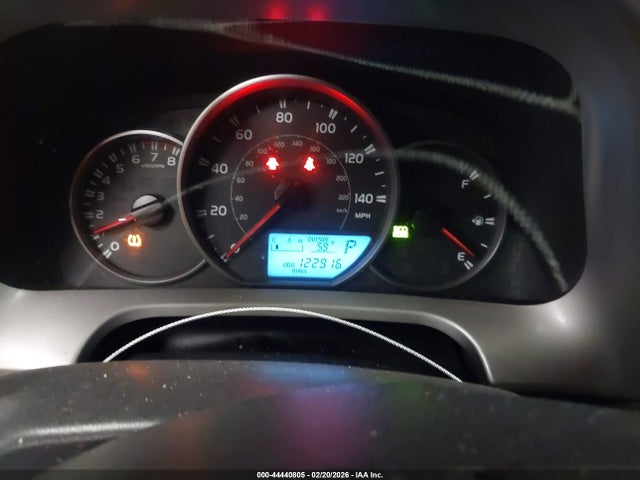 2T3ZFREV1GW256412 Toyota RAV4 LE