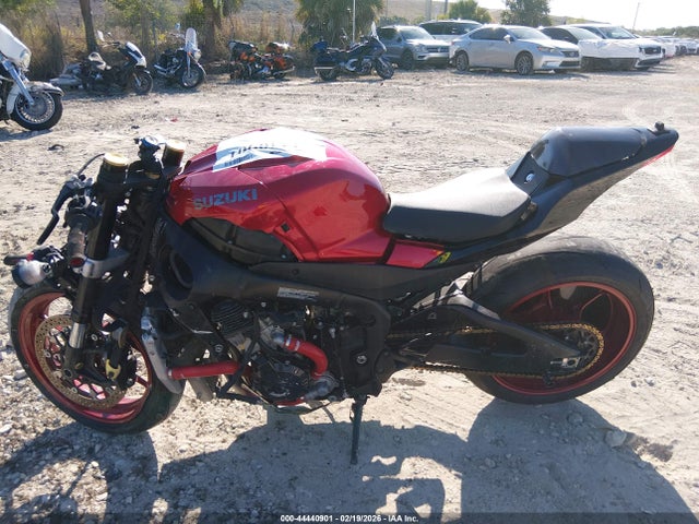 Suzuki GSX-R1000 2025 JS1DM11B5S7100059 Image 12