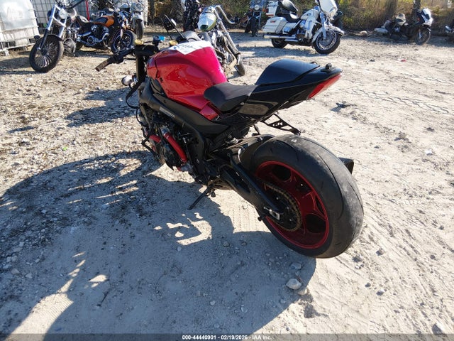 Suzuki GSX-R1000 2025 JS1DM11B5S7100059 Image 3