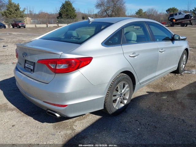 Auction sale of the 2015 Hyundai Sonata Se, vin: 5NPE24AF3FH010379, lot number: 44440938