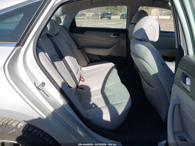 Auction sale of the 2015 Hyundai Sonata Se, vin: 5NPE24AF3FH010379, lot number: 44440938