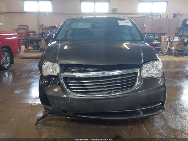 2016 Chrysler Town & Country Touring მანქანა იყიდება აუქციონზე, vin: 2C4RC1BG0GR135445, აუქციონის ნომერი: 44440941