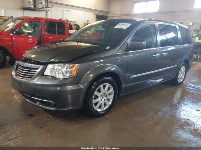 2016 Chrysler Town & Country Touring მანქანა იყიდება აუქციონზე, vin: 2C4RC1BG0GR135445, აუქციონის ნომერი: 44440941