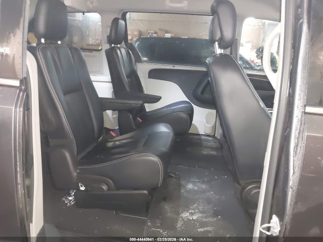2016 Chrysler Town & Country Touring მანქანა იყიდება აუქციონზე, vin: 2C4RC1BG0GR135445, აუქციონის ნომერი: 44440941