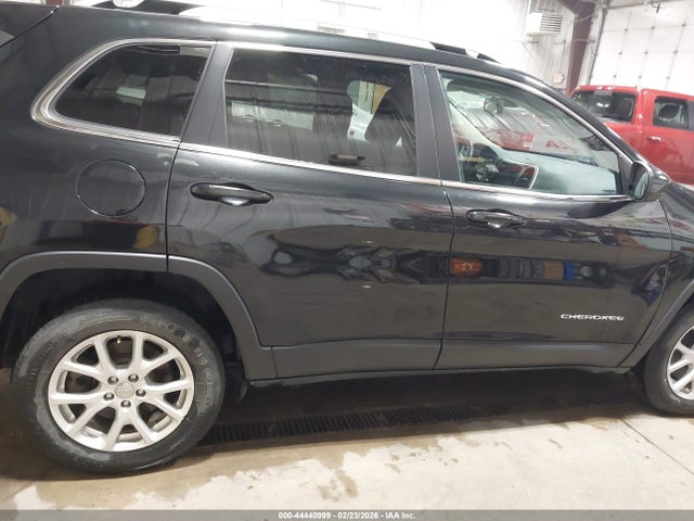 1C4PJMCS5GW372232 Jeep Cherokee Latitude