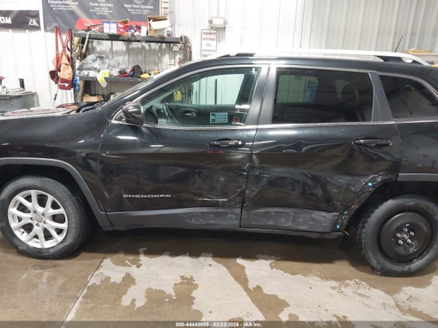 1C4PJMCS5GW372232 Jeep Cherokee Latitude