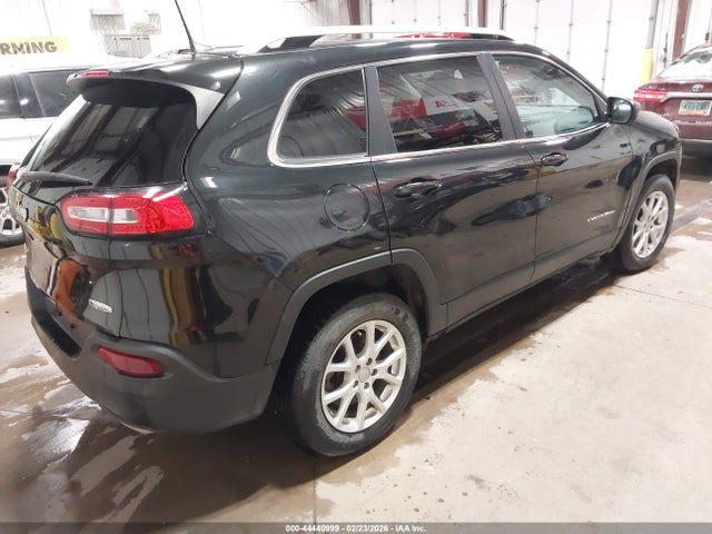 1C4PJMCS5GW372232 Jeep Cherokee Latitude