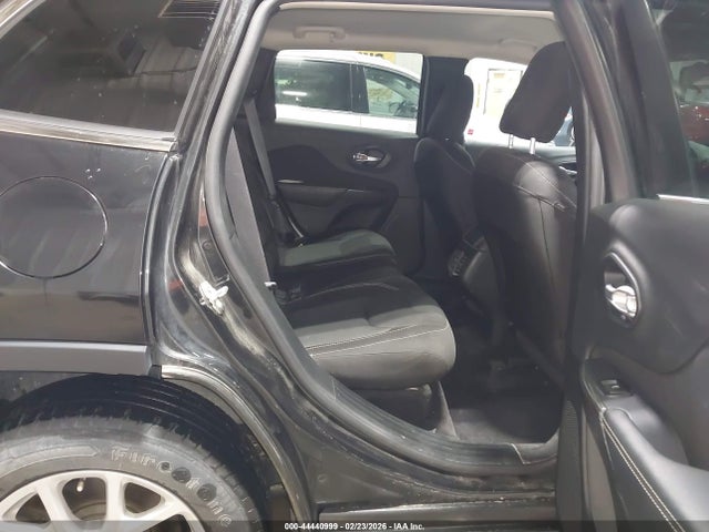 1C4PJMCS5GW372232 Jeep Cherokee Latitude