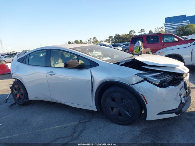 JTDACAAU1S3063936 Toyota Prius Le