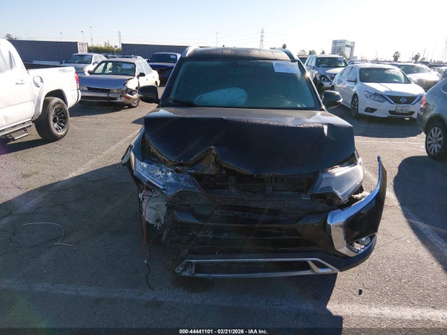 JA4AD3A36KJ001213 Mitsubishi Outlander Sel