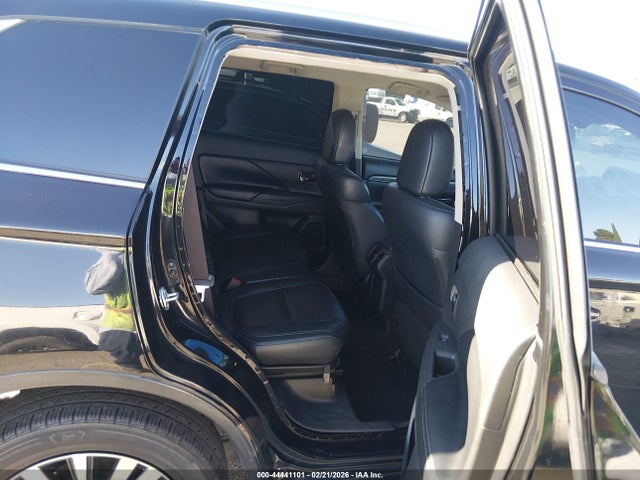 JA4AD3A36KJ001213 Mitsubishi Outlander Sel