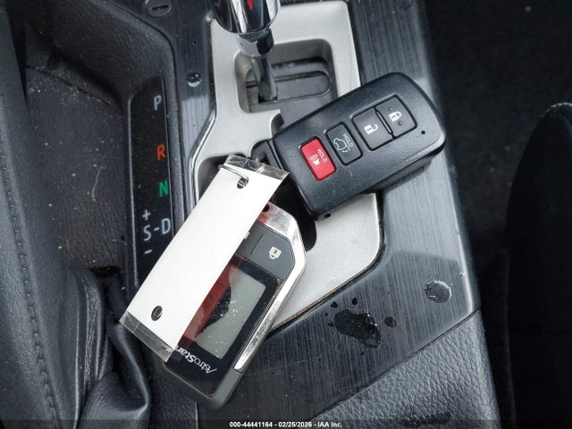 Toyota Rav4 Limited 2016 2T3DFREV0GW538373 Image 11