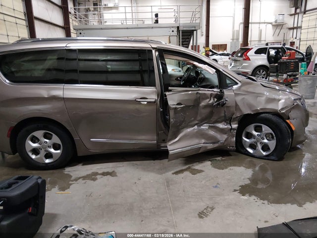 2C4RC1EG6HR811488 Chrysler Pacifica Touring-l Plus