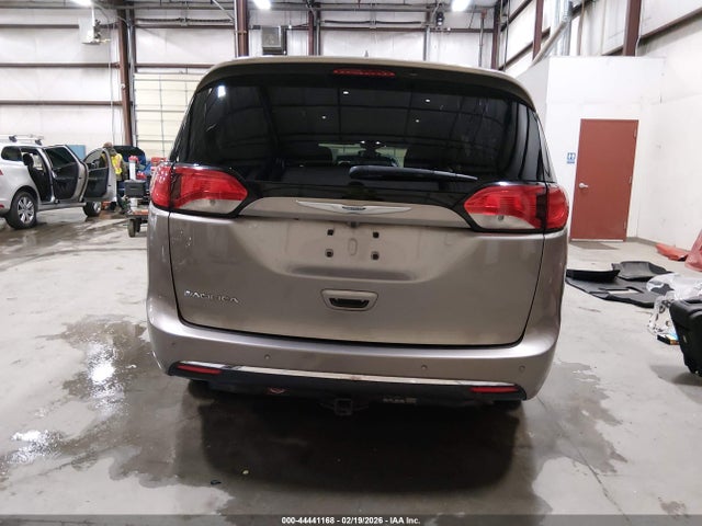 2C4RC1EG6HR811488 Chrysler Pacifica Touring-l Plus