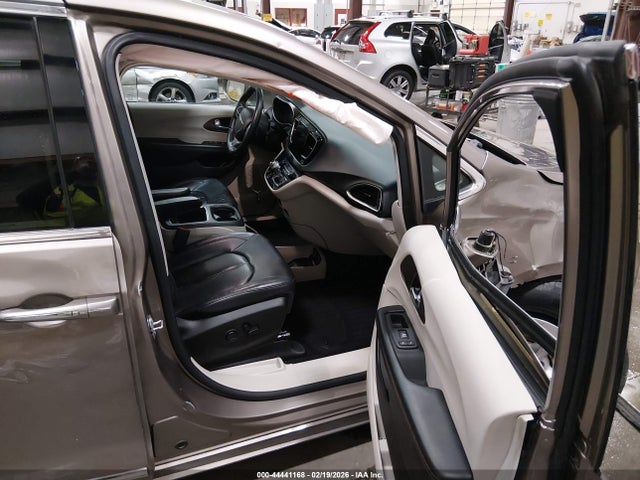 Chrysler Pacifica Touring-l Plus 2017 2C4RC1EG6HR811488 Image 5