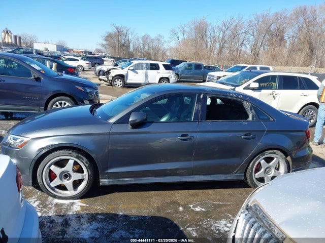 Продаж на аукціоні авто 2017 Audi S3 2.0t Premium Plus, vin: WAUF1GFF0H1070628, номер лоту: 44441171