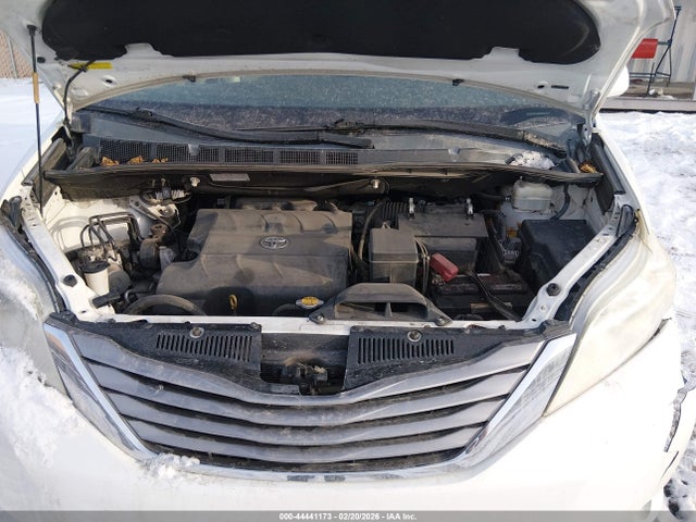 5TDDK3DC6FS111580 Toyota Sienna Xle 7 Passenger