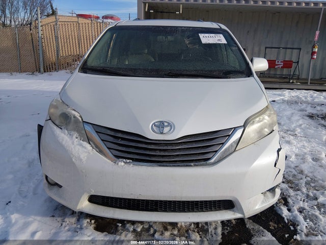 5TDDK3DC6FS111580 Toyota Sienna Xle 7 Passenger