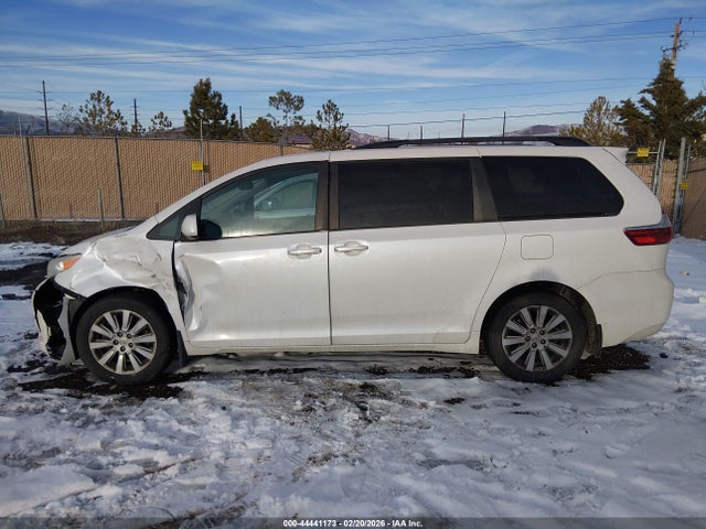 5TDDK3DC6FS111580 Toyota Sienna Xle 7 Passenger