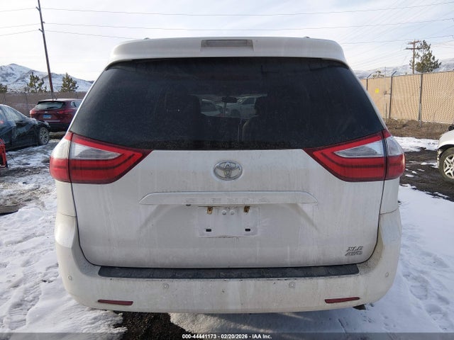 5TDDK3DC6FS111580 Toyota Sienna Xle 7 Passenger