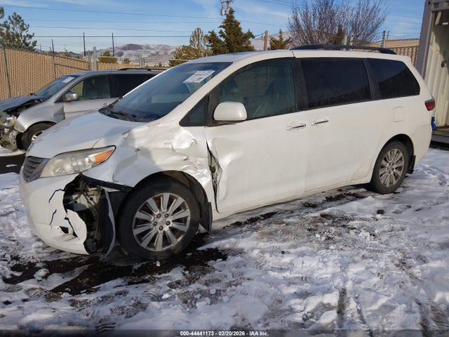 5TDDK3DC6FS111580 Toyota Sienna Xle 7 Passenger