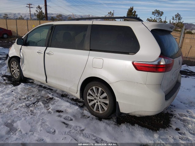 5TDDK3DC6FS111580 Toyota Sienna Xle 7 Passenger