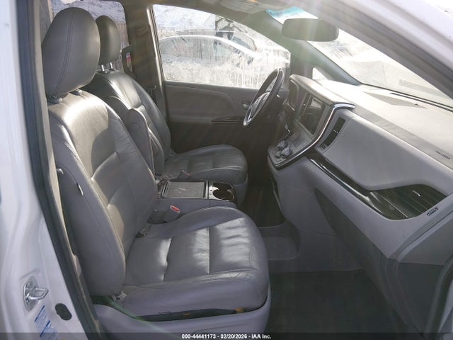 5TDDK3DC6FS111580 Toyota Sienna Xle 7 Passenger