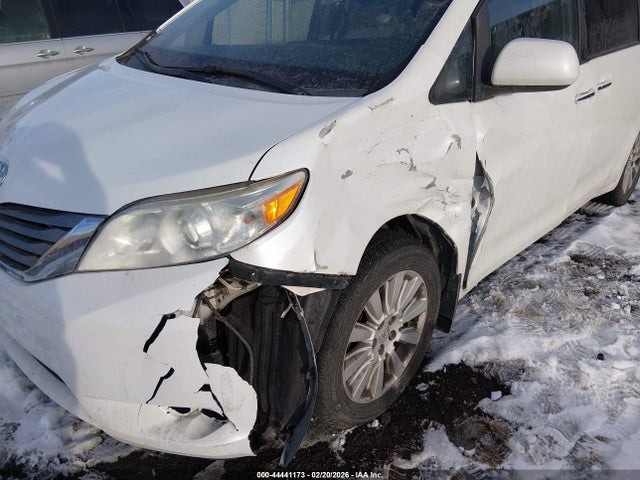 5TDDK3DC6FS111580 Toyota Sienna Xle 7 Passenger