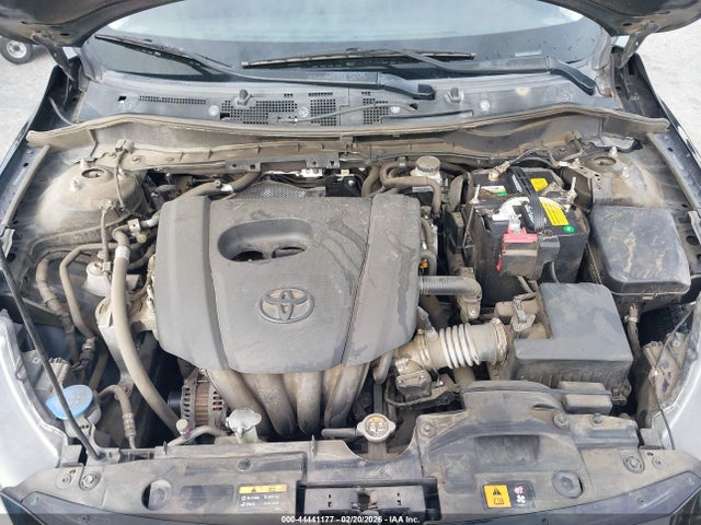 3MYDLBYVXKY501833 Toyota YARIS LE