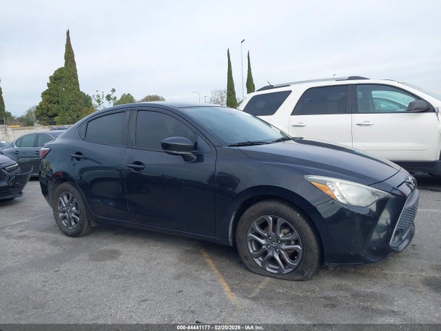 3MYDLBYVXKY501833 Toyota YARIS LE