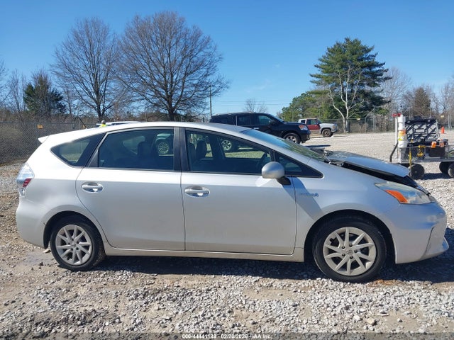Toyota Prius V Three 2014 JTDZN3EU2E3347695 Image 13
