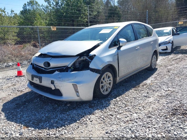Toyota Prius V Three 2014 JTDZN3EU2E3347695 Image 2