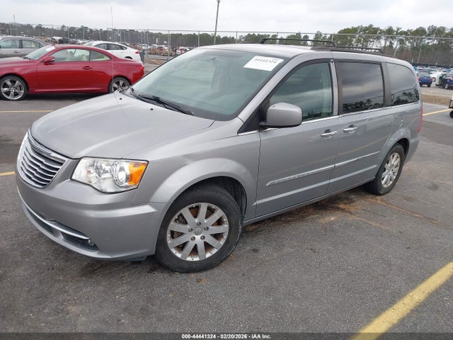 2015 Chrysler Town & Country Touring მანქანა იყიდება აუქციონზე, vin: 2C4RC1BG1FR752884, აუქციონის ნომერი: 44441324