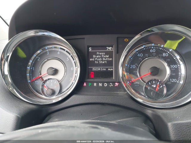 2015 Chrysler Town & Country Touring მანქანა იყიდება აუქციონზე, vin: 2C4RC1BG1FR752884, აუქციონის ნომერი: 44441324