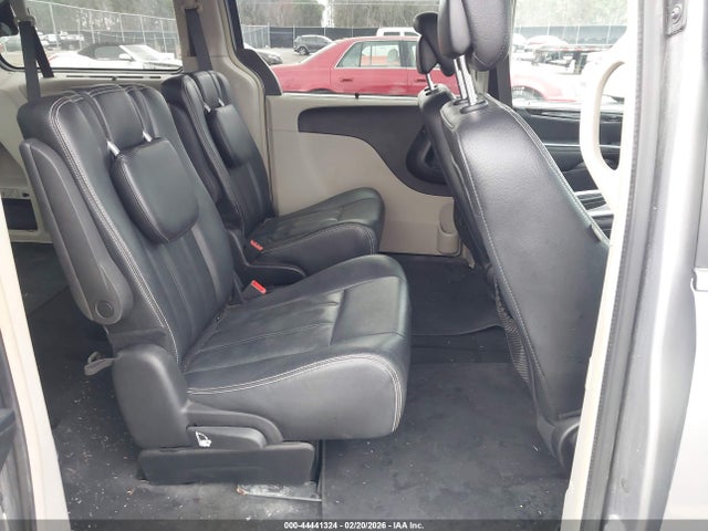 2015 Chrysler Town & Country Touring მანქანა იყიდება აუქციონზე, vin: 2C4RC1BG1FR752884, აუქციონის ნომერი: 44441324