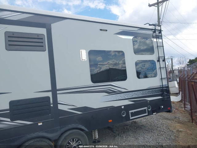 4YDF42133JR800627 Keystone Rv Other