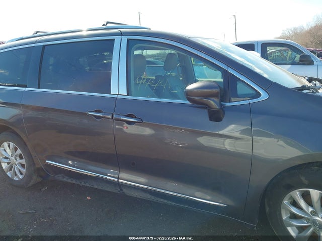 Auction sale of the 2018 Chrysler Pacifica Touring L Plus, vin: 2C4RC1EG6JR104140, lot number: 44441379