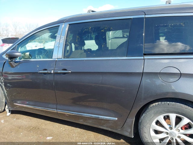 Auction sale of the 2018 Chrysler Pacifica Touring L Plus, vin: 2C4RC1EG6JR104140, lot number: 44441379